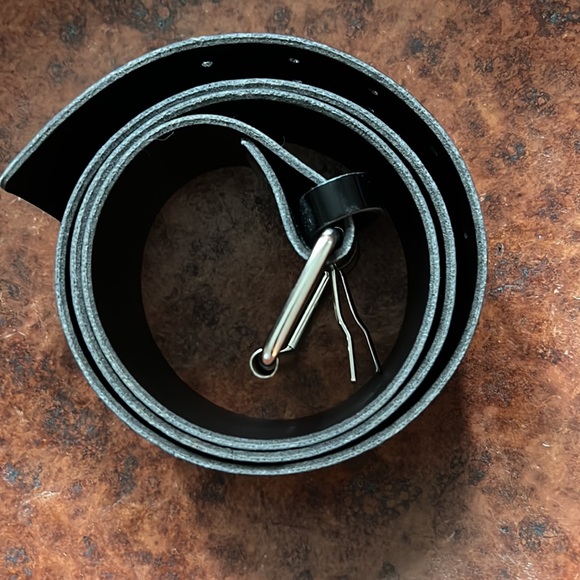 Patent Like Belt With Silver Tone Buckle - Picture 3 of 3